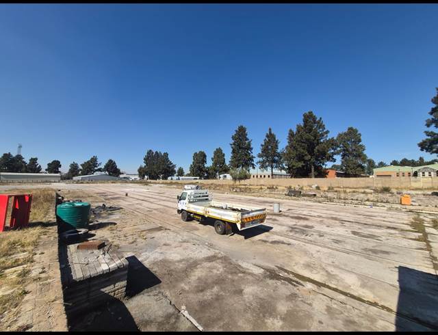 12,000M² INDUSTRIAL YARD TO LET IN ALRODE SOUTH