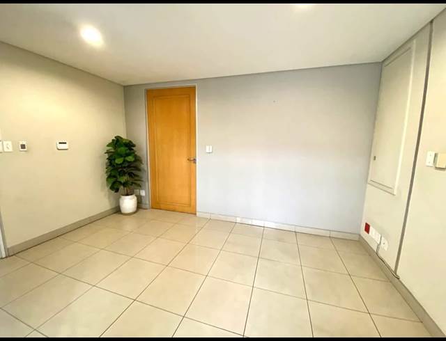 113M² BUILDING TO LET IN FOURWAYS