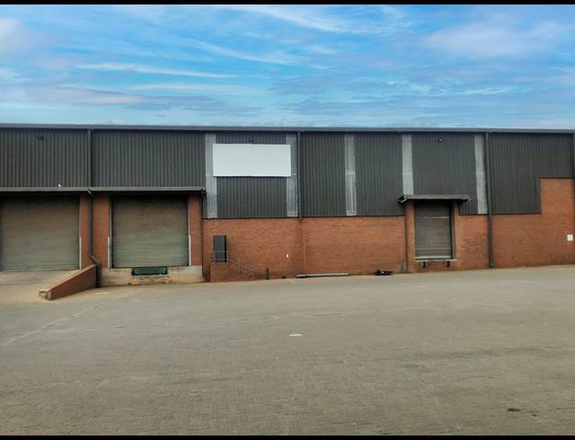 2,526M² WAREHOUSE TO LET IN POMONA