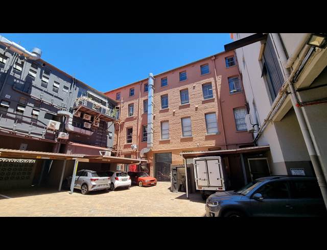 307M² OFFICE TO LET IN WOODSTOCK