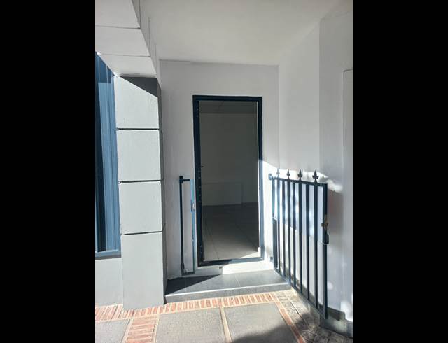 Retail property to rent in WORCESTER CENTRAL