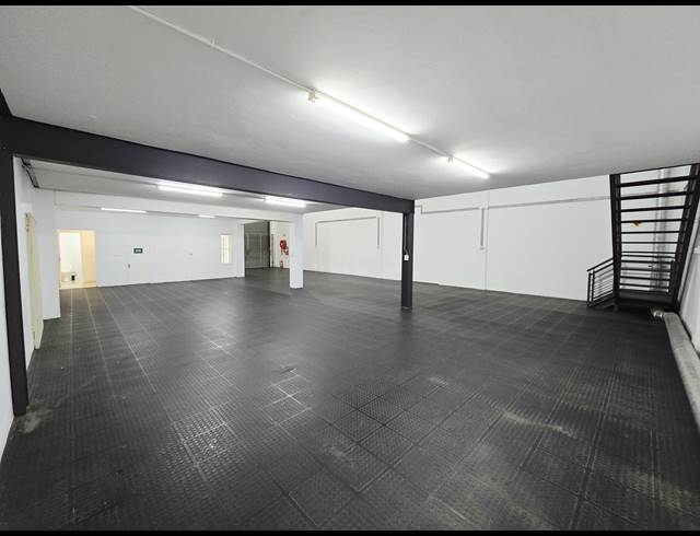 353M² WAREHOUSE TO LET IN NORTH RIDING