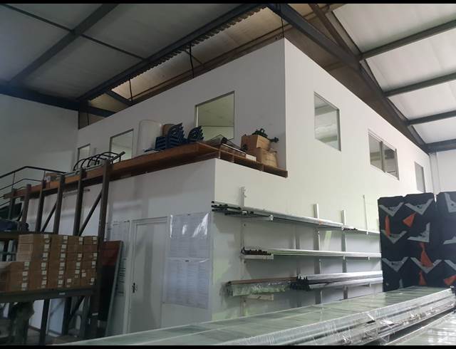 395M² WAREHOUSE TO LET IN RED HILL