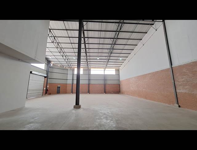 677M² WAREHOUSE TO LET IN COSMO BUSINESS PARK