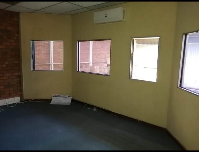 170M² OFFICE RENTED IN REUVEN