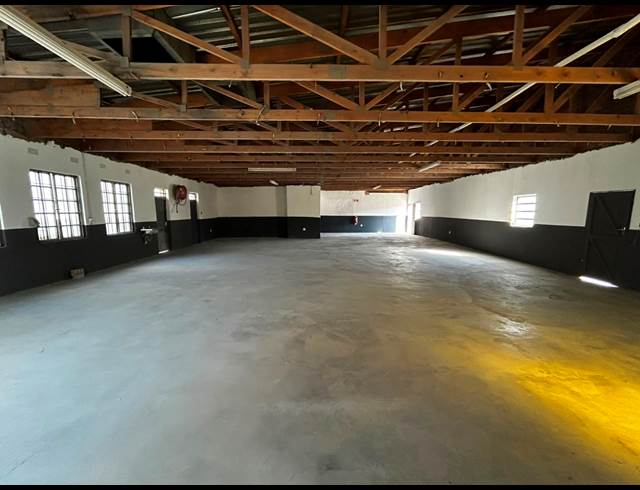 242M² WAREHOUSE TO LET IN WYNBERG