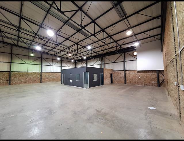 642M² WAREHOUSE TO LET IN LASER PARK