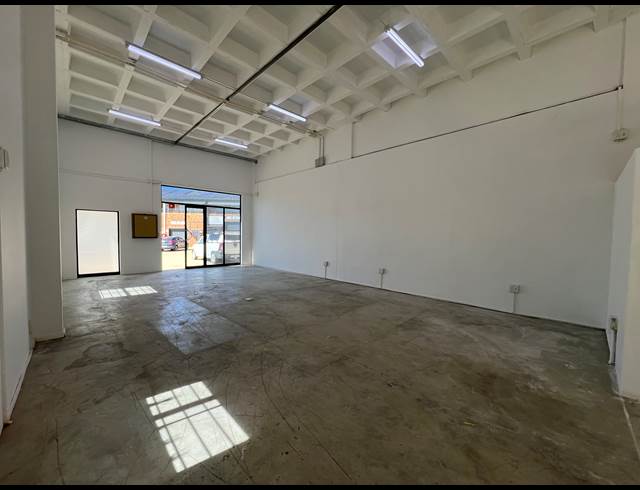 100M² WAREHOUSE TO LET IN HIGHVELD