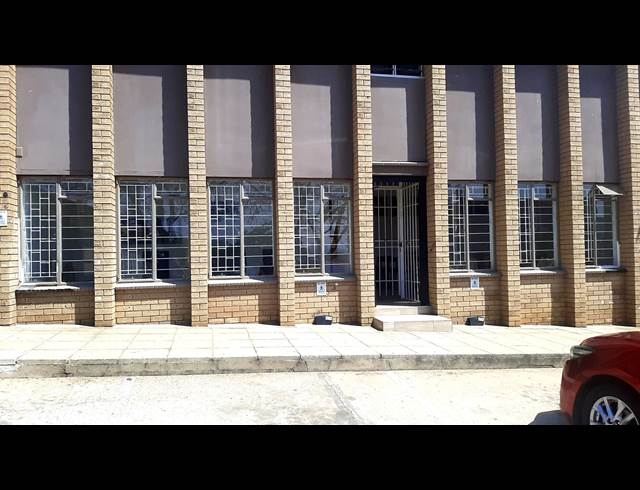 700M² WAREHOUSE TO LET IN EDENDALE