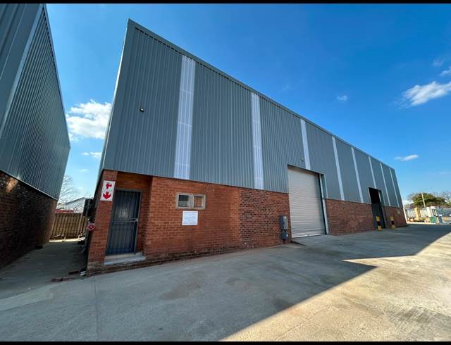 250M² FACTORY TO LET IN SEBENZA