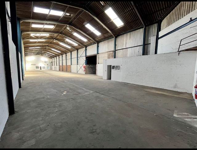 2,770M² WAREHOUSE TO LET IN EPPING INDUSTRIAL