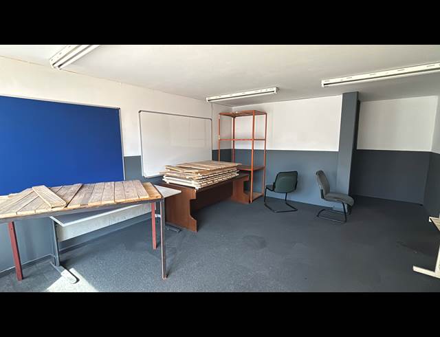 333M² WAREHOUSE TO LET IN JET PARK