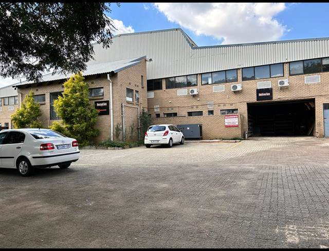 2,500M² WAREHOUSE TO LET IN WYNBERG