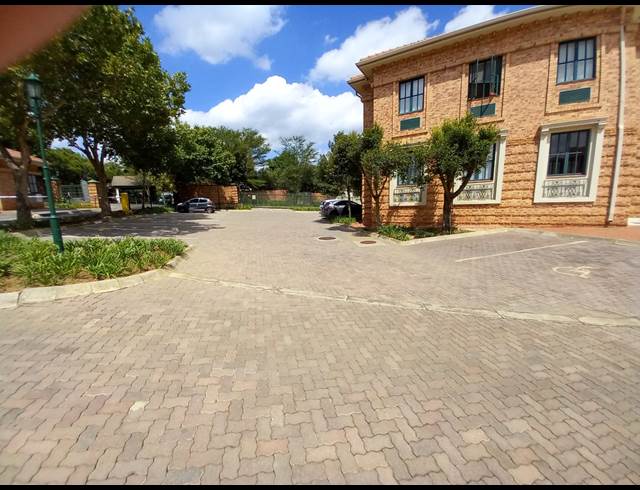 336M² OFFICE TO LET IN BRYANSTON
