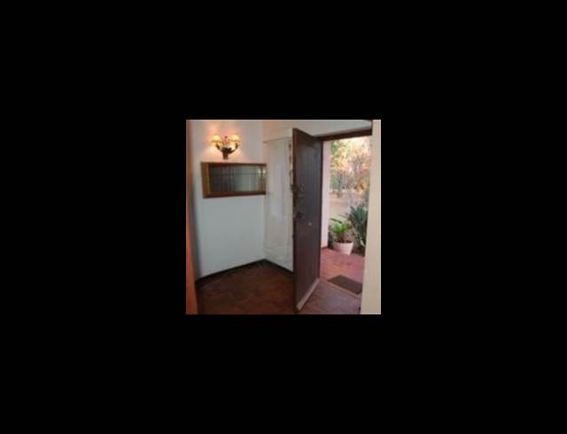 5 bed property to rent in WILLOW PARK MANOR