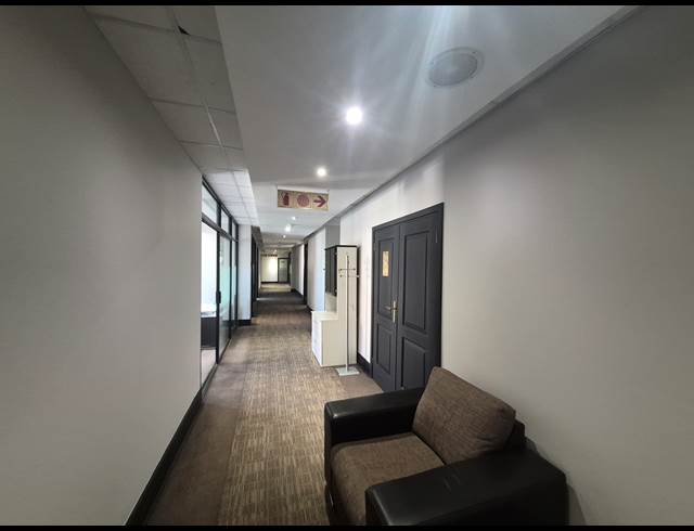 911M² OFFICE TO LET IN SANDTON CENTRAL