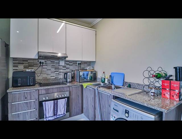 1 BEDROOM APARTMENT TO LET IN UMHLANGA RIDGE