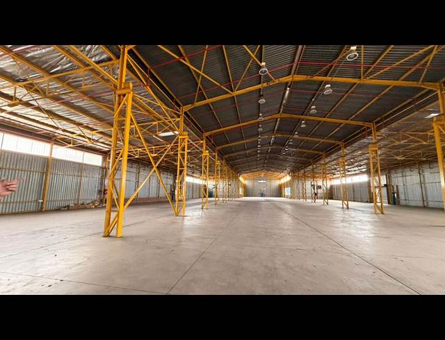 5,990M² WAREHOUSE TO LET IN ROSSLYN