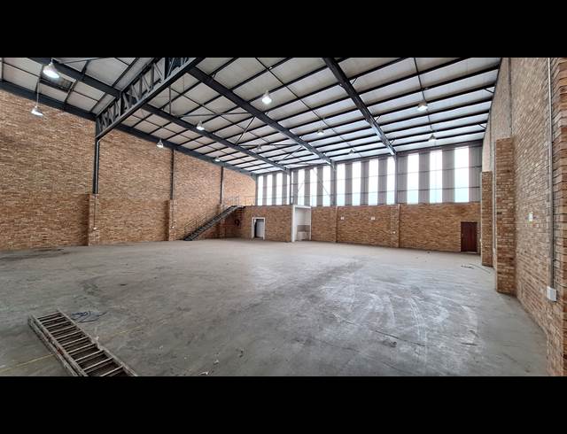 875M² WAREHOUSE TO LET IN NORTH RIDING
