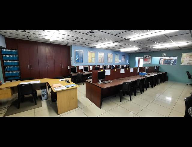 120M² OFFICE TO LET IN ALBERTON NORTH