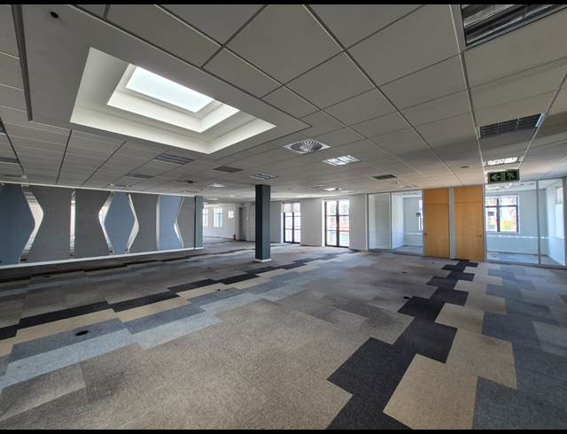 901M² OFFICE TO LET IN ILLOVO