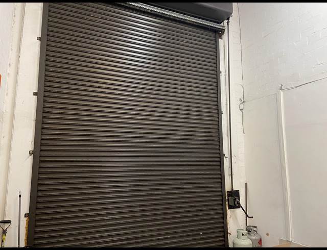 225M² WAREHOUSE TO LET IN WESTLAKE