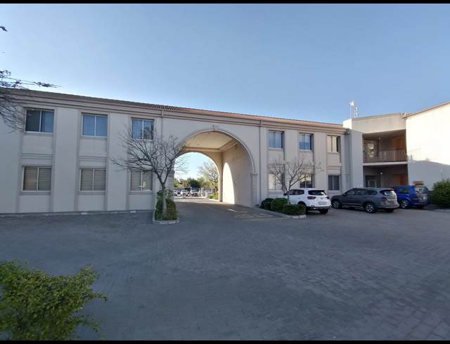 164M² OFFICE TO LET IN DURBANVILLE CENTRAL