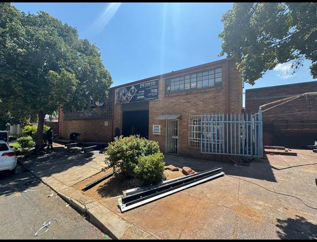 400M² WAREHOUSE TO LET IN BOOYSENS RESERVE