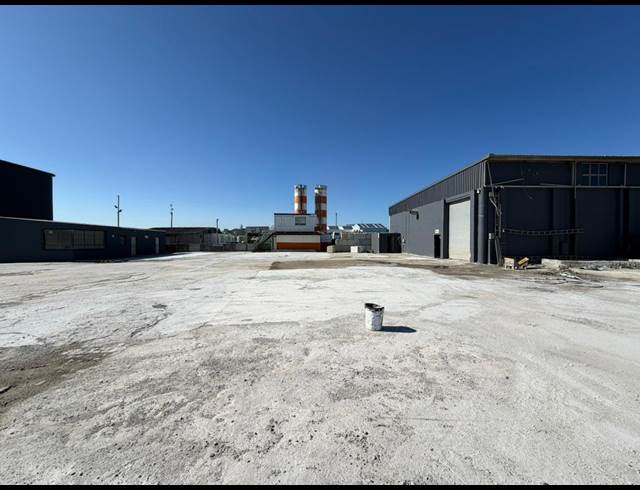 1,933M² INDUSTRIAL YARD TO LET IN WETTON