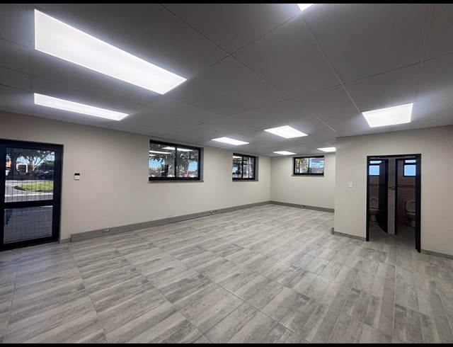 1,972M² WAREHOUSE TO LET IN BEACONVALE
