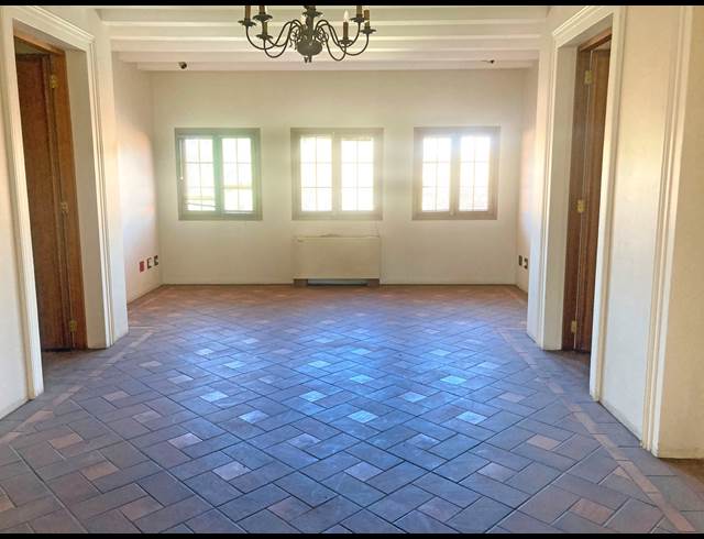 250M² OFFICE TO LET IN PARKTOWN