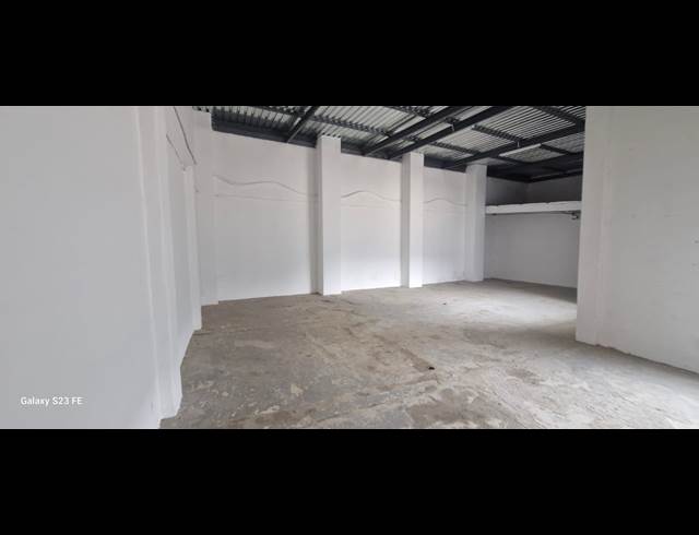 705M² WAREHOUSE TO LET IN STAFFORD