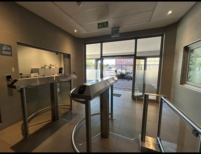 386.50M² BUILDING TO LET IN FORESHORE