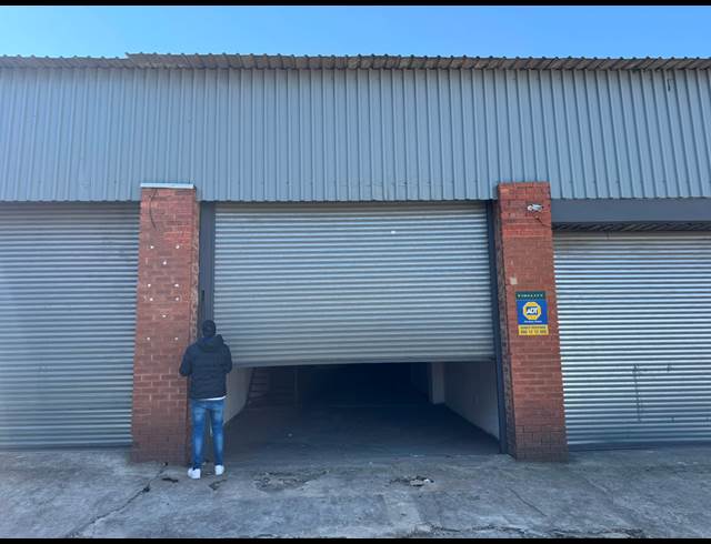 200M² WAREHOUSE TO LET IN CROWN