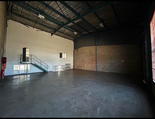 294M² WAREHOUSE TO LET IN EASTGATE