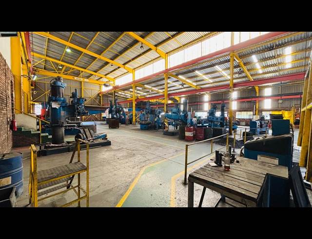 2,300M² WAREHOUSE TO LET IN ROBERTVILLE