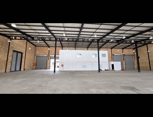 1,345M² WAREHOUSE TO LET IN NORTH RIDING