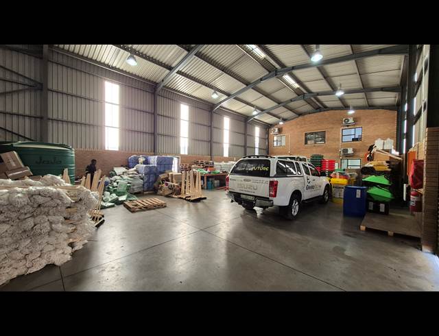 435M² WAREHOUSE TO LET IN ANDERBOLT