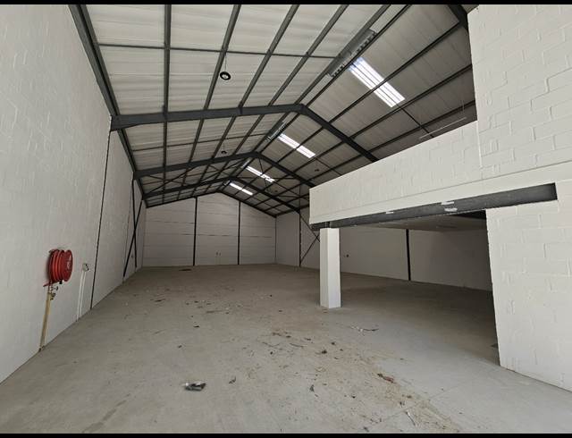 515M² WAREHOUSE TO LET IN KILLARNEY GARDENS