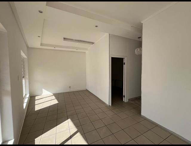 72M² RETAIL TO LET IN HOUT BAY CENTRAL