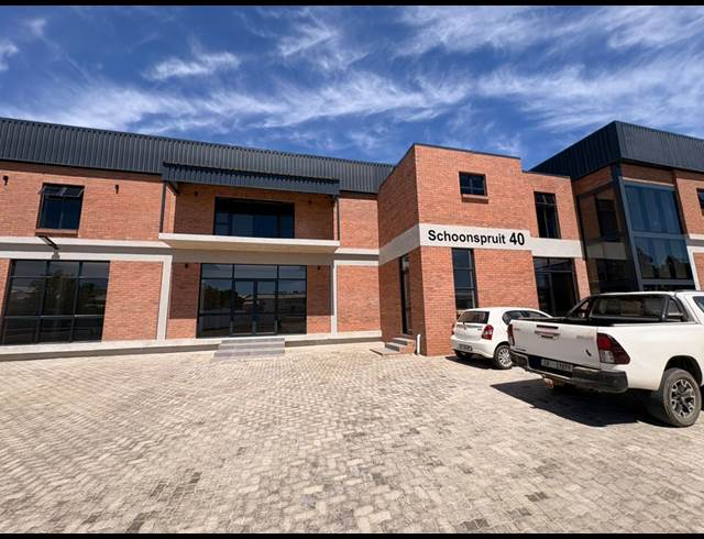 213M² RETAIL TO LET IN MALMESBURY INDUSTRIA