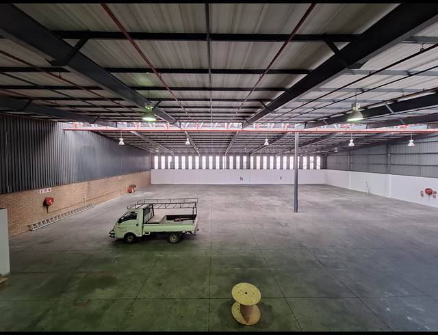 1,607M² WAREHOUSE TO LET IN NORTH RIDING