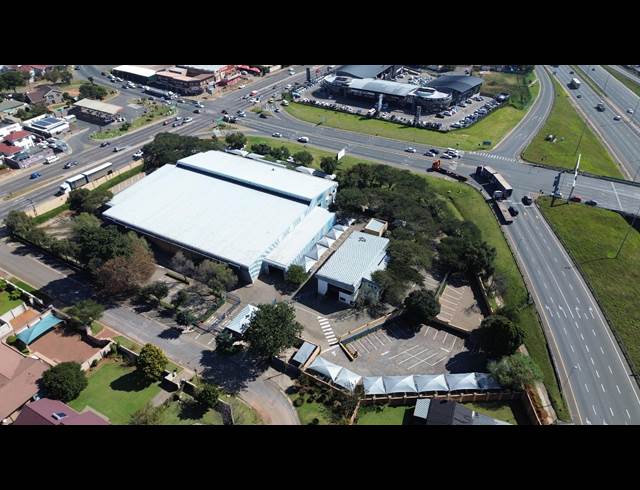 5,770M² WAREHOUSE TO LET IN FLORIDA GLEN