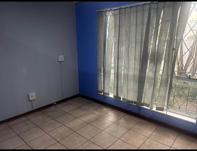 20M² MEDICAL SUITE TO LET IN ORANGE GROVE