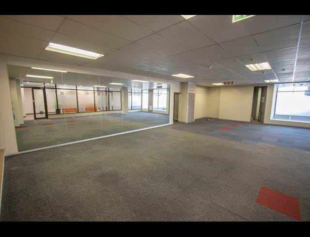1,557M² OFFICE TO LET IN PARKTOWN