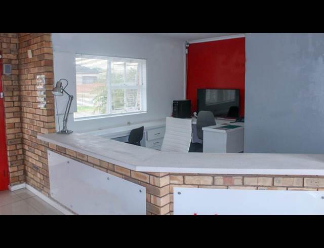 208M² OFFICE TO LET IN WESTERING