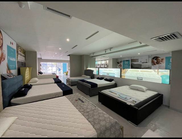 299M² RETAIL TO LET IN GREEN POINT