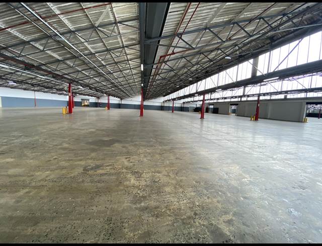 16,786M² WAREHOUSE RENTED IN EPPING INDUSTRIAL