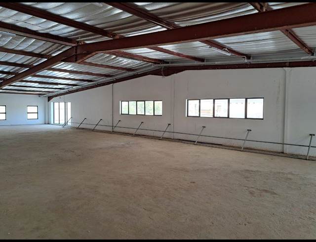 300M² WAREHOUSE TO LET IN PHOENIX INDUSTRIAL