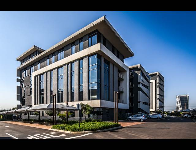 1,350M² OFFICE TO LET IN VORNA VALLEY
